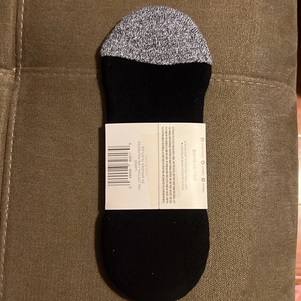 NWT bombas no show socks size large gray and black